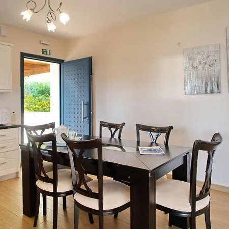Villa Kleismata Sleeps 6