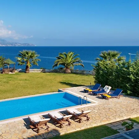 Villa Kleismata Sleeps 6 *