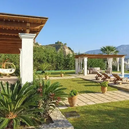 Villa Kleismata Sleeps 6 *