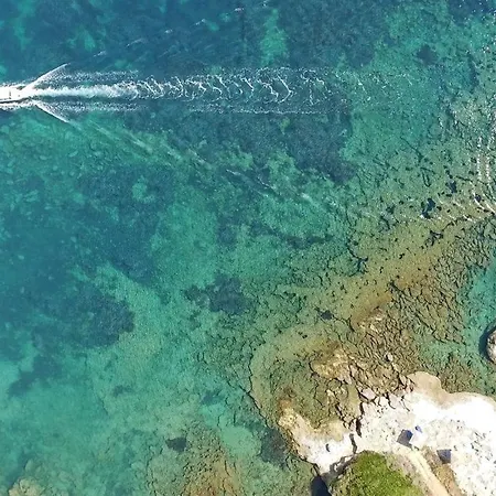 Kleismata Sleeps 6