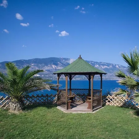 Villa Kleismata Sleeps 6 *
