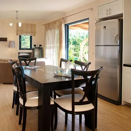 Kleismata Sleeps 6 Villa *