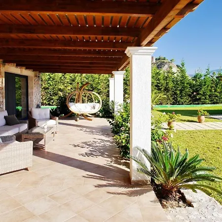 Kleismata Sleeps 6 Villa